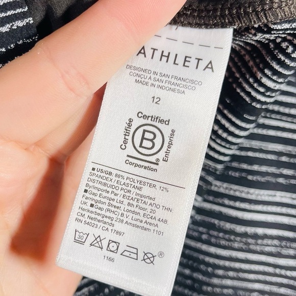 ATHLETA Arrival Shorts Black Ampara Stripe Elastic Waist Shorts - Size 12 - Picture 8 of 8